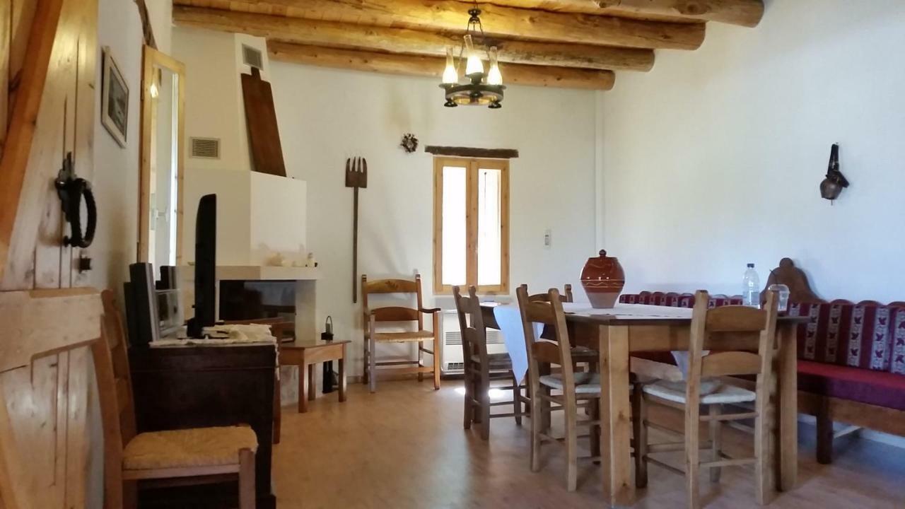 Aradena Traditional House 1 *